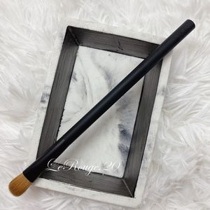 Nars 40 eyeshadow brush * sable hair